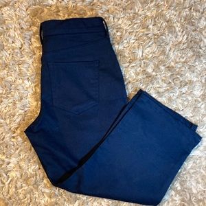 Liz Claiborne navy Capri pants, size 8